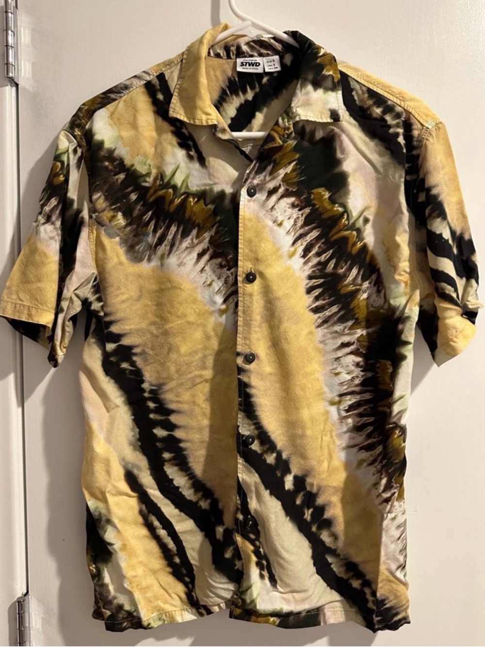 Men’s Pull&Bear Yellow, Black and Green Tie-Dye Short Sleeve Button-Up